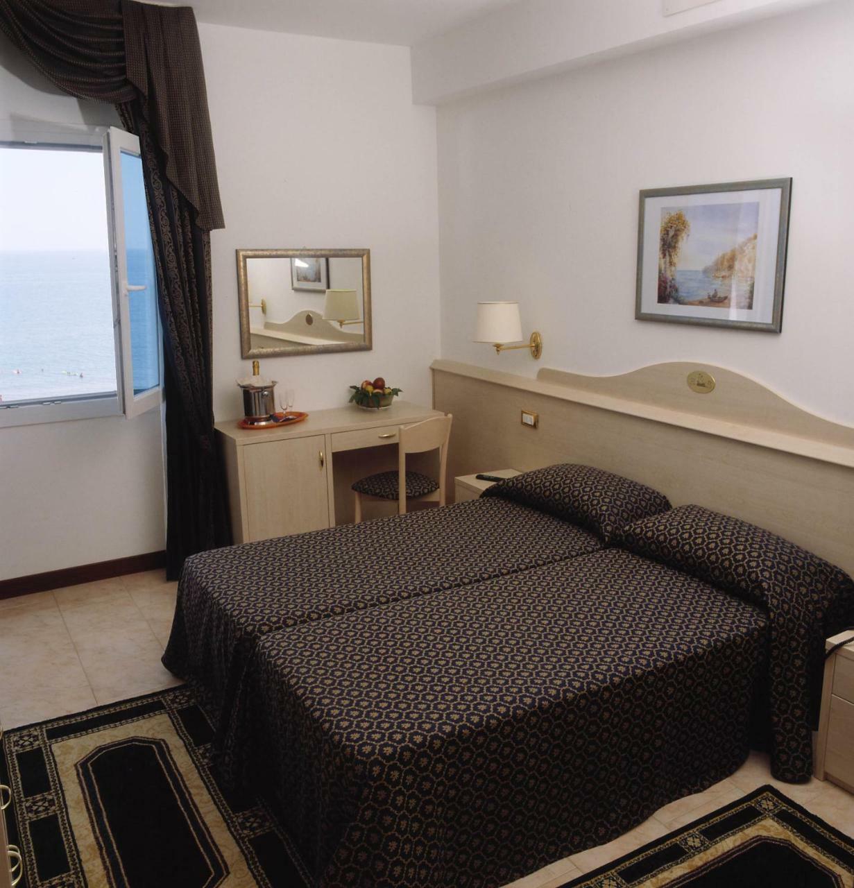 Caravelle&minicaravelle Hotel 3*
